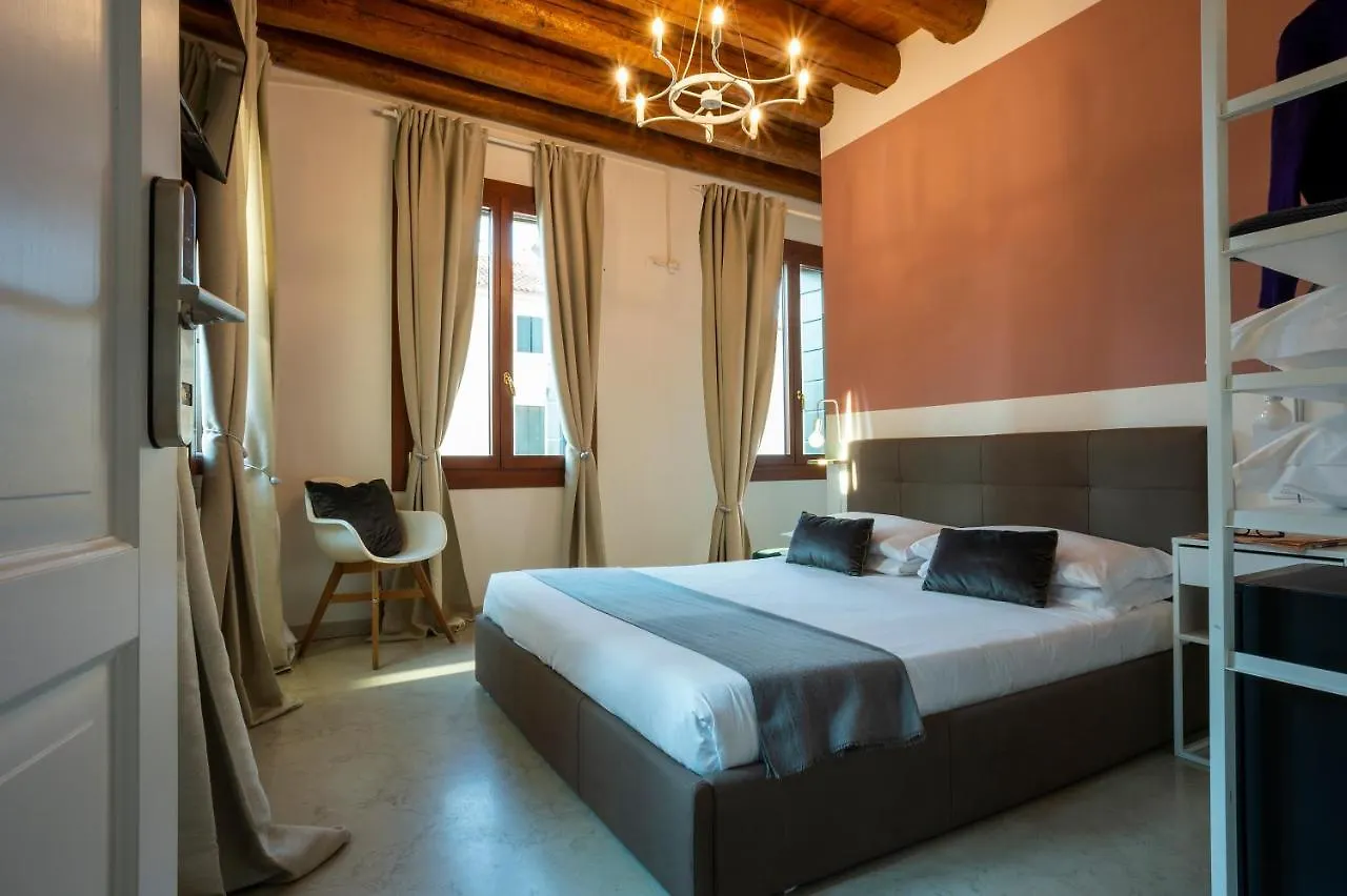 Fosca Venice Rooms 0*,
